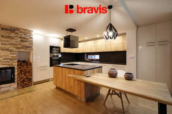 Pronájem moderního bytu 4+kk, obec Jinačovice, Brno- venkov, 3x parkování, zimní terasa