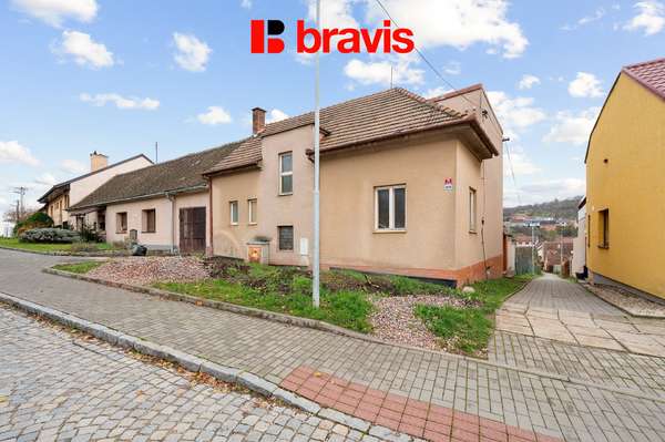 Sale of a 3+1 family house, Klobouky u Brno village, cellar, garage, garden