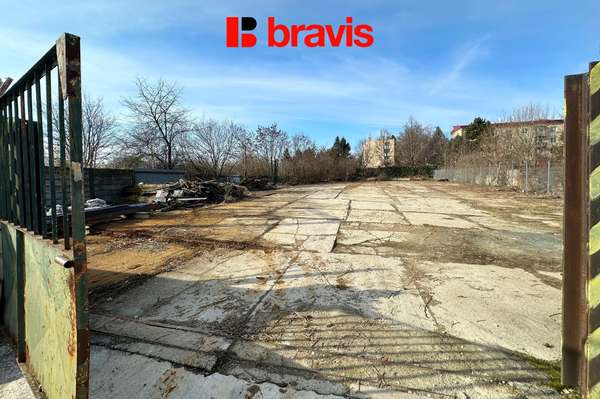 Rent land For a commercial building 2 090 m², Brno