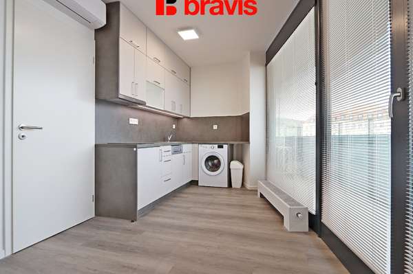 Pronájem pěkného a světlého 1+kk, Brno - Štýřice, ul. Vídeňská, novostavba, terasa, sklep