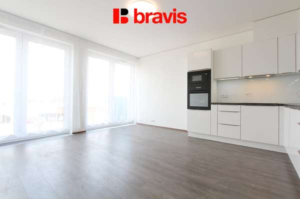 Pronájem nadstandardního bytu 3+kk s balkonem, garážovým stáním a sklepem, Palác Trnitá, Brno centrum