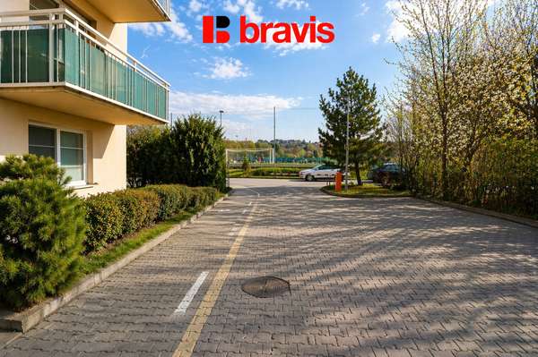 Prodej venkovního parkovacího stání za závorou, Brno - Žabovřesky, ul. Kovařovicova