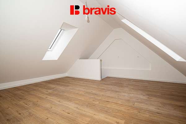 Prodej moderní novostavby bytu 2+kk+podkrovní úložný prostor, ulice Charbulova, balkon, parkování