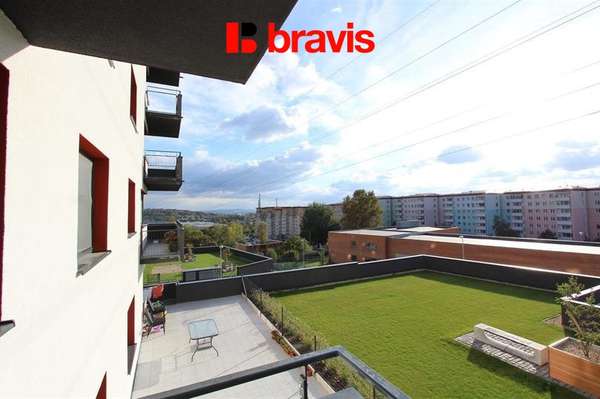 Pronájem bytu 1+kk, ul. Houbalova, Brno - Líšeň, balkon, garážové stání, zařízený