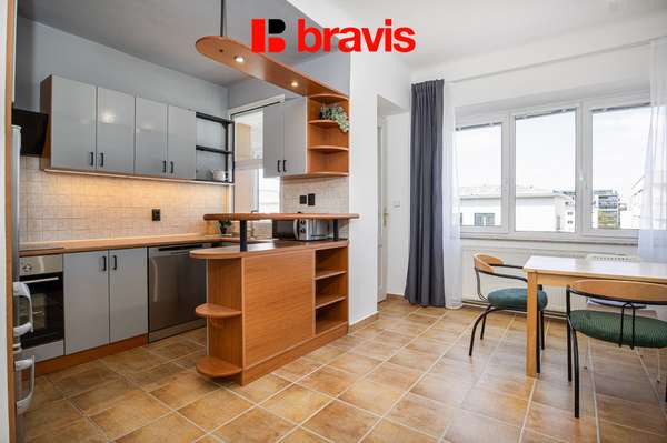 Pronájem bytu 2+kk, ul. Zahradníkova, Brno - Veveří, výborná lokalita, pracovna, balkon, sklep