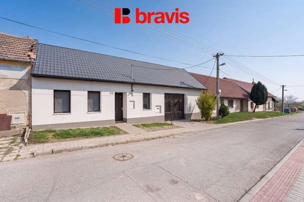 Prodej rodinného domu 2+1 se zahradou a garáží, Vrbice u Hustopečí