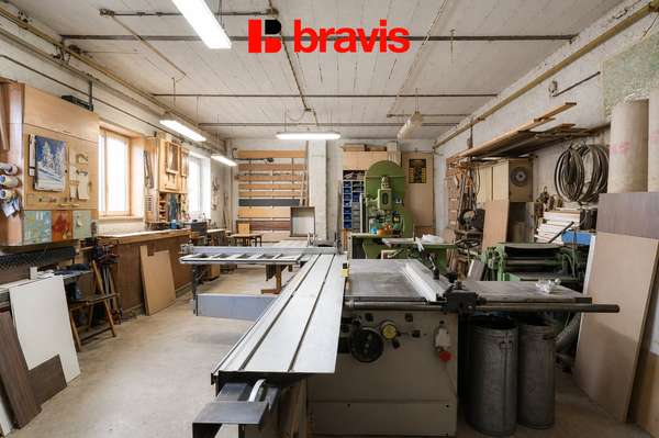 Pronájem skladovacího a výrobního prostoru, Brno - Bosonohy, ul.Pražská, parkování na vlastním pozemku