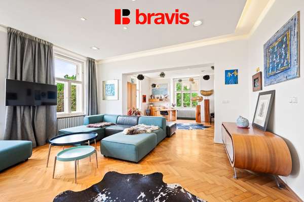 Prodej vily 5+kk na výjimečném místě, Tišnov, Riegerova ulice, nádherná, rozlehlá zahrada, pozemek 1800m², sklep, parkování