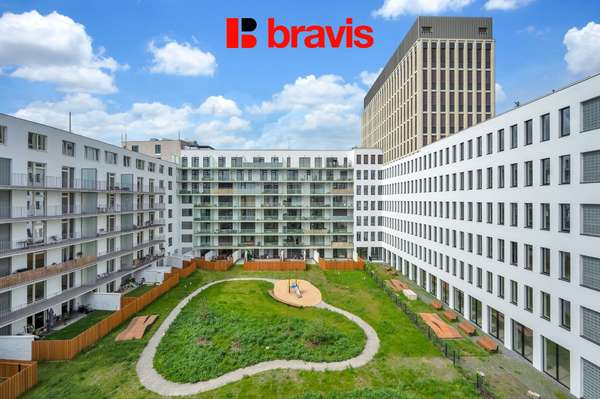 Pronájem zařízeného ateliéru 1+kk, Palác Trnitá, balkon, sklep, garážové stání