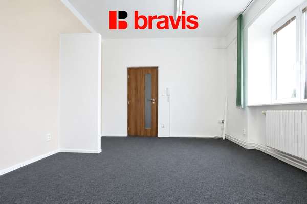 Pronájem kanceláře 41 m², Brno - Horní Heršpice, Sokolova ulice, internet v ceně, parkování