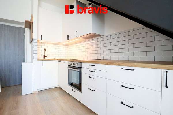 Pronájem bytu 2+kk, u. Křenová, Brno - Trnitá, po rekonstrukci, zařízený