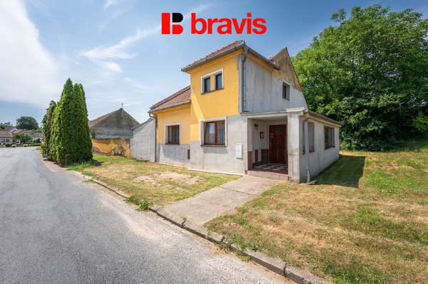 Prodej RD 4+1, zahrada, dvůr s venkovním posezením, obec Lysovice, okr. Vyškov