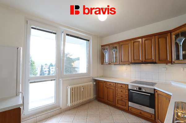 Pronájem slunného bytu 2+1, Brno - Jundrov, ul. Šeříkova, balkon, šatna, sklep, parkování