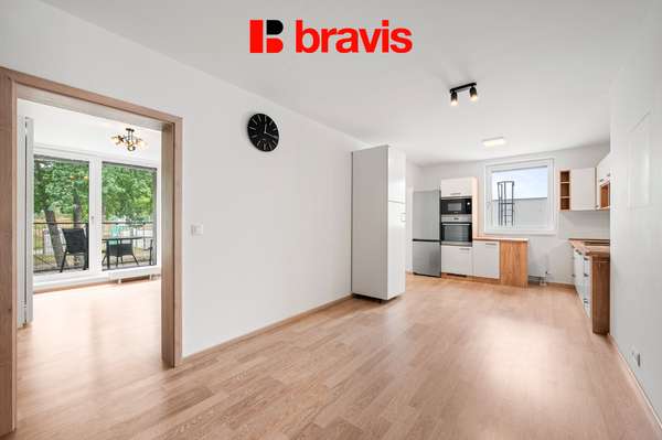 Prodej velmi prostorného bytu 2+1 68 m², Rosice, parkovací stání a sklep v ceně