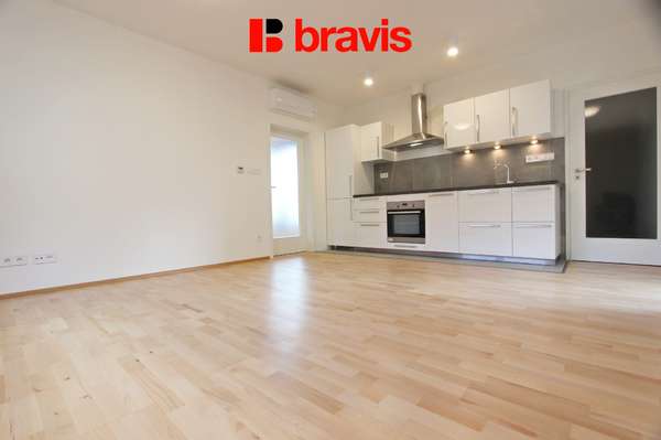 Podnájem bytu 3+kk,  ulice Úpatní, Brno - Nový Lískovec, balkon, klimatizace, možnost parkování