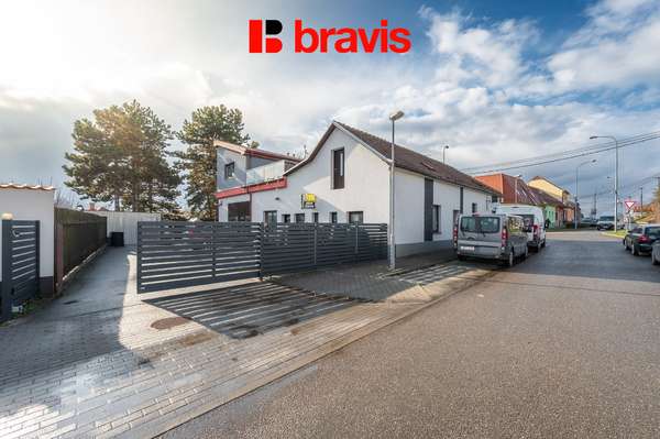 Prodej RD: bydlení spojeného s podnikáním, Brno - Holásky, byt 4+KK (140m2), dva obchodní prostory, parkování