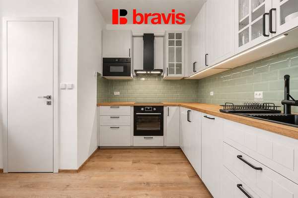 Prodej bytu 2+1, 61 m² s balkonem, Brno - Židenice, ulice Karáskovo náměstí