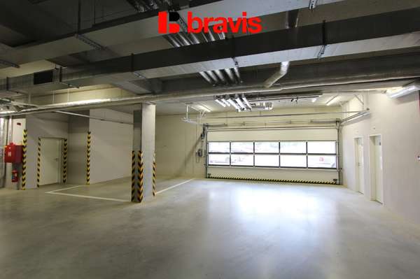 Garage space for rent, Brno - Ponava, Reissigova Street, suitable for SUVs, 15m²