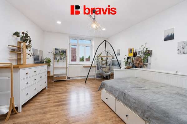 Prodej atypického bytu 2+kk, ul.Charbulova – Černovice, velký sklep, zahrada
