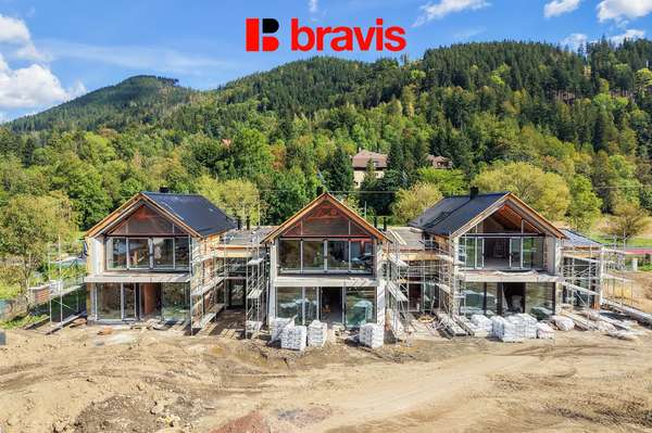 Prodej moderního bytu 2+kk se zahradou 325 m² v srdci Beskyd – Ostravice, projekt FOX ROX, parkování, sklad