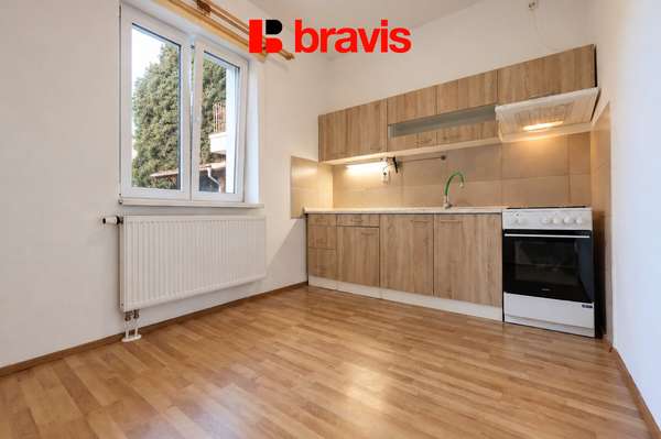 Pronájem bytu 2+1 56 m², Brno - Husovice, centrum, klidný vnitroblok, kolárna