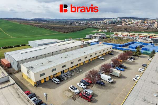 Pronájem moderního dvoupodlažního kancelářského prostoru, Moravany u Brna, 10 parkovacích stání v ceně, zrekonstruované