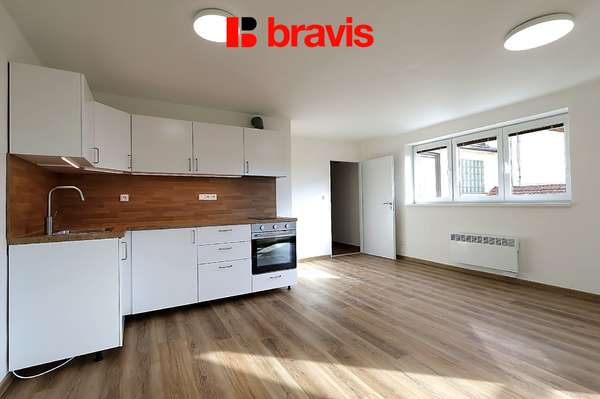 Pronájem bytu 1+kk, Brno - Žebětín, po kompletní rekonstrukci, ul. Kohoutovická