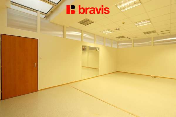 Pronájem obchodních prostor, 277 m², ulice Žerotínova, Vyškov, možnost přestavby, garážové stání