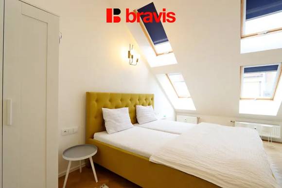 Pronájem nadstandartního bytu 3+kk, Brno - centrum, ul. Kobližná, zařízený, klimatizace, internet v ceně