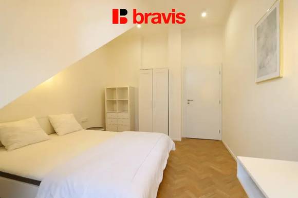 Pronájem nadstandartního bytu 3+kk, Brno - centrum, ul. Kobližná, zařízený, klimatizace, internet v ceně