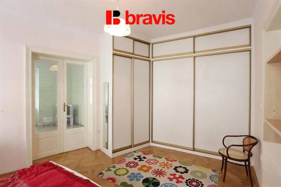 Pronájem prostorného bytu 3+1, ulice Solniční, Brno - centrum, zařízený.