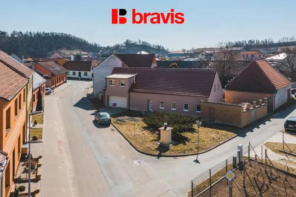 Prodej rodinného domu 6+1 s garáží v obci Nové Bránice, okres Brno - venkov