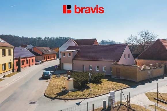 Prodej rodinného domu 6+1 s garáží v obci Nové Bránice, okres Brno - venkov