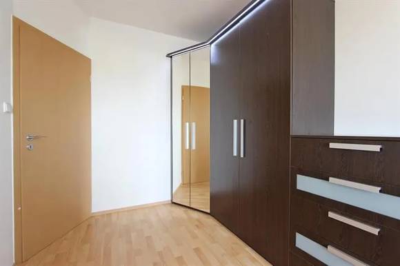 Pronájem slunného bytu 2+kk, ul. Cihlářská, Brno-střed-Veveří, 54 m2, terasa, částečně zařízený, výtah