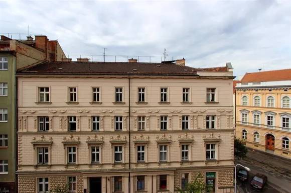 Pronájem zařízeného  bytu 1+kk, žádaná lokalita Veveří, ulice Gorkého