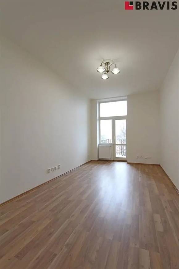 Pronájem slunného bytu 3+1, Brno - Černá Pole, ul. Kunzova, 115  m<sup>2</sup>, po rekonstrukci, balkon, spíž, atraktivní lokalita v blízkosti Lužáneckého parku