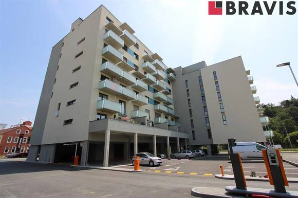 Pronájem bytu 1+kk, Brno - střed, ulice Poříčí, novostavba, rezidence Riverside, balkon, sklep, parkování