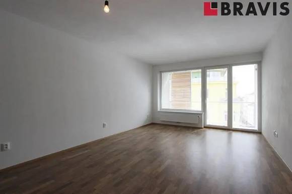 Pronájem bytu 1+kk 35  m<sup>2</sup> + balkon 5 m<sup>2</sup> v novostavbě Rezidence Linea, ul. Francouzská, částečně zařízený, společná zahrada ve vnitrobloku