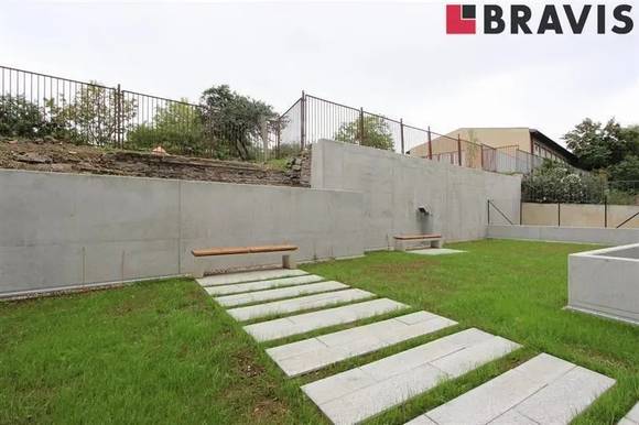 Pronájem bytu 1+kk 35  m<sup>2</sup> + balkon 5 m<sup>2</sup> v novostavbě Rezidence Linea, ul. Francouzská, částečně zařízený, společná zahrada ve vnitrobloku