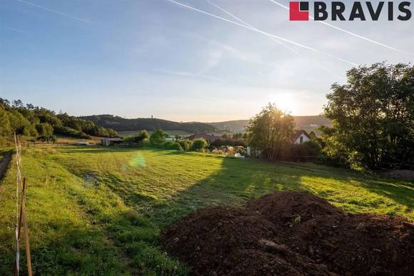 Prodej stavebního pozemku 2.097 m<sup>2</sup> a projektu domu, obec Železné, Tišnov