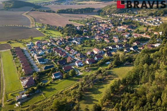 Prodej stavebního pozemku 2.097 m<sup>2</sup> a projektu domu, obec Železné, Tišnov