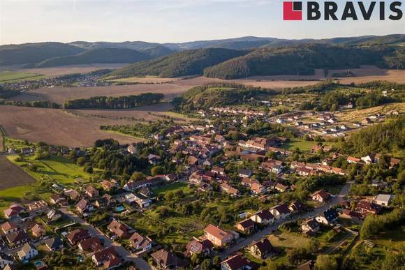 Prodej stavebního pozemku 2.097 m<sup>2</sup> a projektu domu, obec Železné, Tišnov