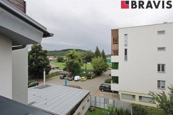 Prodej řadového třípodlažního domu se třemi bytovými jednotkami, po kompletní rekonstrukci, vyhledávaná lokalita Brno - Žabovřesky, ulice Haasova