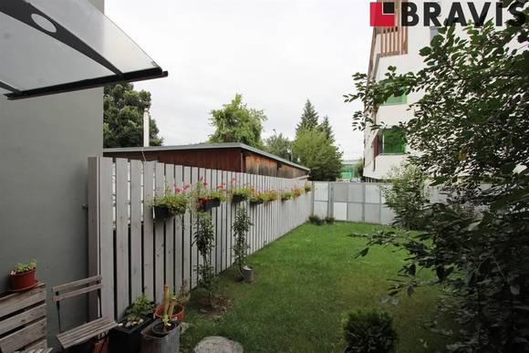 Prodej řadového třípodlažního domu se třemi bytovými jednotkami, po kompletní rekonstrukci, vyhledávaná lokalita Brno - Žabovřesky, ulice Haasova