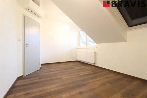 Pronájem novostavby bytu 4+kk, Brno - Zábrdovice, Šámalova ulice, částečně zařízený, klimatizovaný