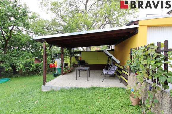 Pronájem zařízeného bytu 3+kk, ul. Lány, Brno - Bohunice, internet a TV, garáž, společná zahrada