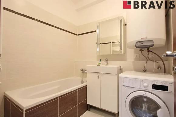 Pronájem zařízeného bytu 3+kk, ul. Lány, Brno - Bohunice, internet a TV, garáž, společná zahrada