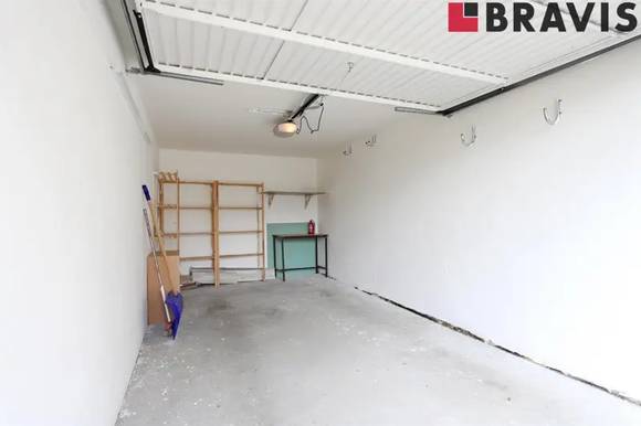 Pronájem zařízeného bytu 3+kk, ul. Lány, Brno - Bohunice, internet a TV, garáž, společná zahrada