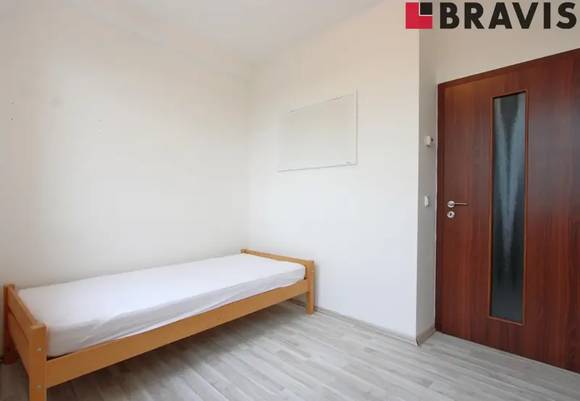 Pronájem zařízeného bytu 3+kk, ul. Lány, Brno - Bohunice, internet a TV, garáž, společná zahrada