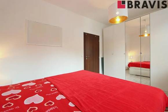 Pronájem zařízeného bytu 3+kk, ul. Lány, Brno - Bohunice, internet a TV, garáž, společná zahrada